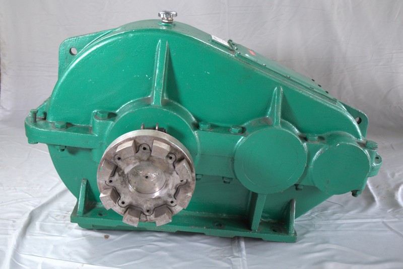 Cylindrical gear reducer